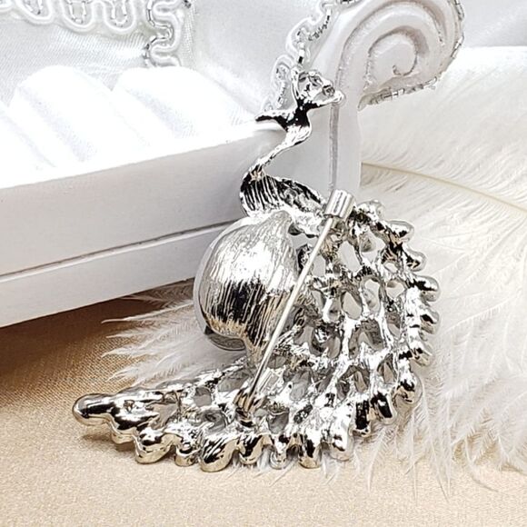 Brand New Blue Rhinestone Peacock Brooch Pin - Picture 4 of 5